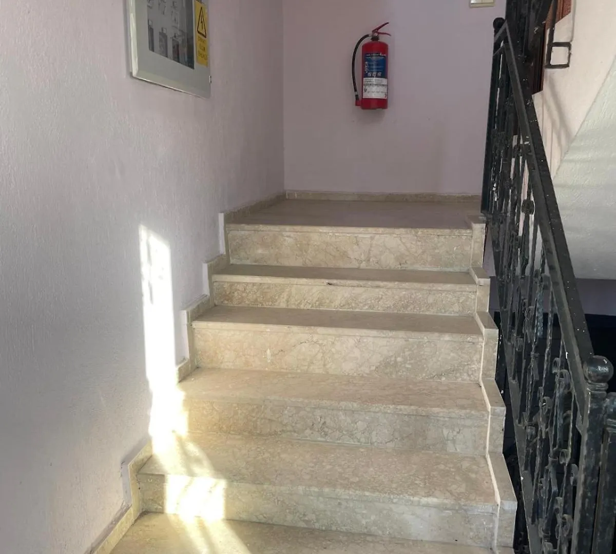 Alida Home פמוקלה